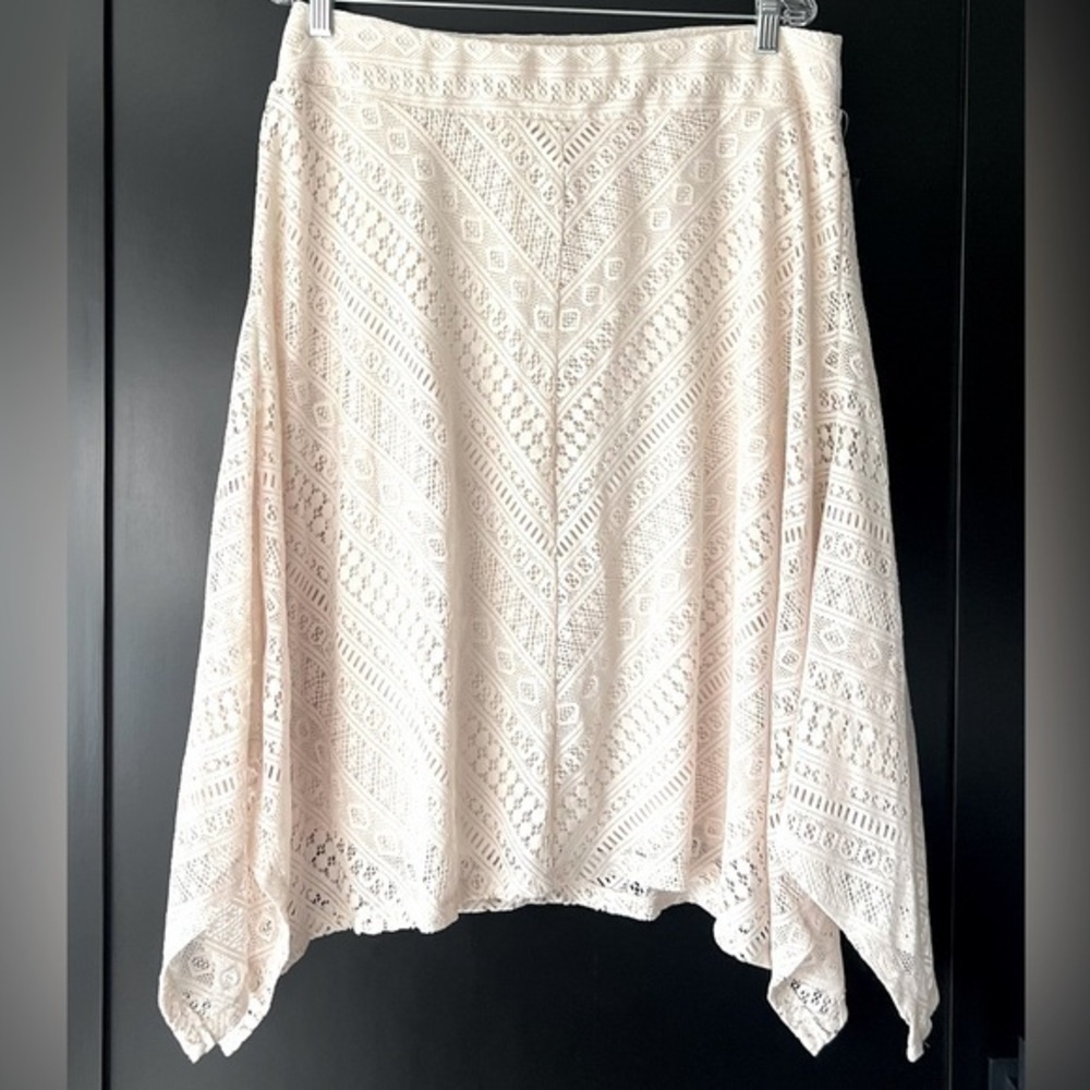 NWT GNW cream crochet fully lined A symmetrical skirt size large
